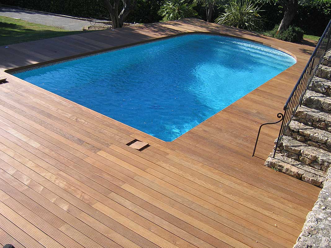piscine bois 83